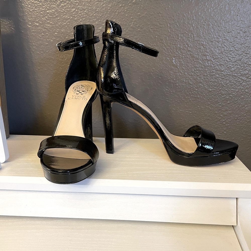 Vince Camuto Balindia Heeled Sandals | Black Patent Leather | 7.5